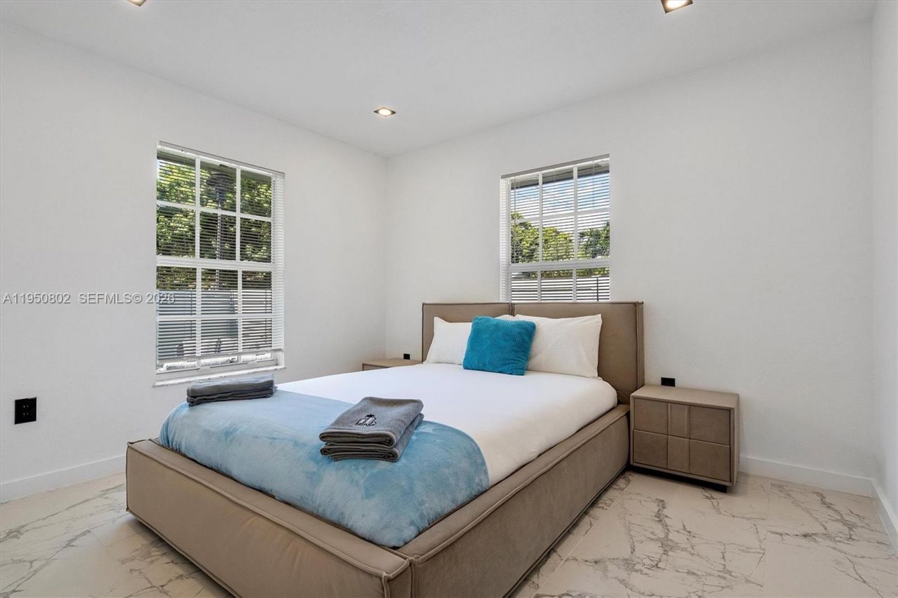 270 NW 41st St , Miami, FL 33127 Photo