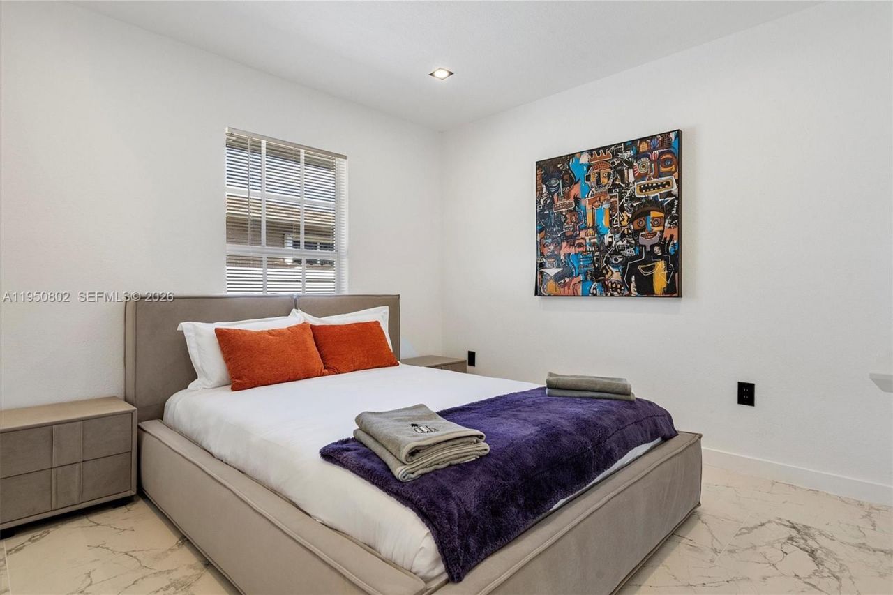 270 NW 41st St , Miami, FL 33127 Photo