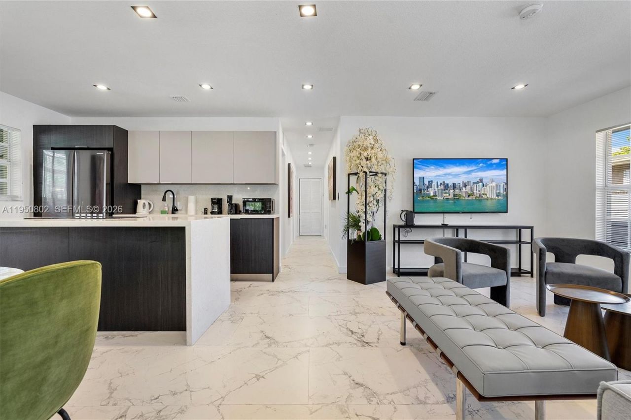 270 NW 41st St , Miami, FL 33127 Photo