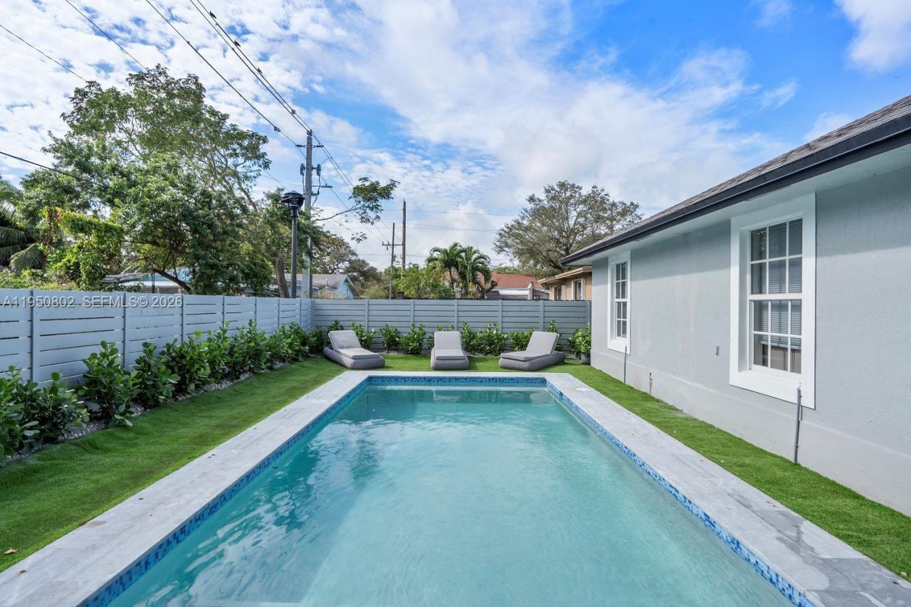 270 NW 41st St , Miami, FL 33127 Photo