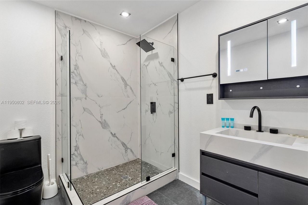 270 NW 41st St , Miami, FL 33127 Photo