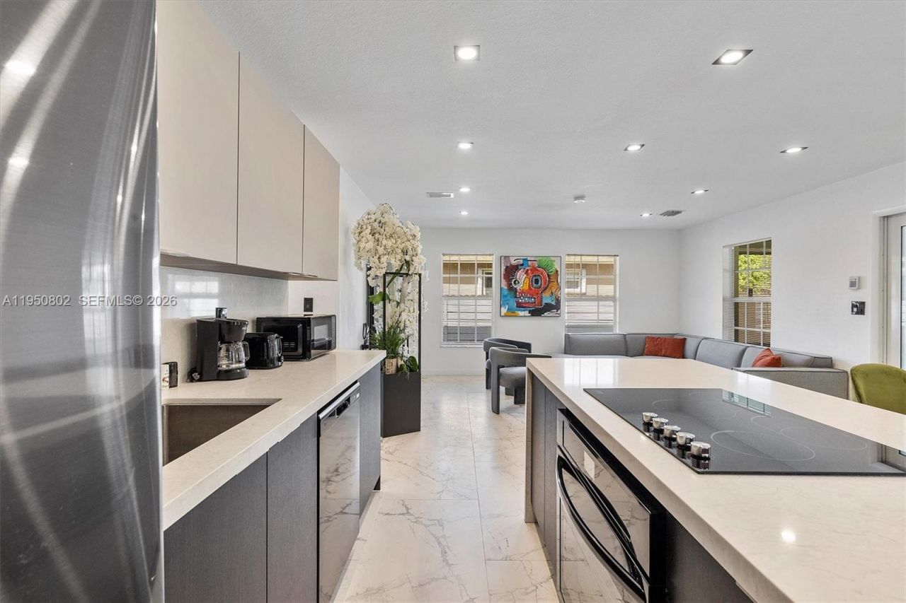 270 NW 41st St , Miami, FL 33127 Photo