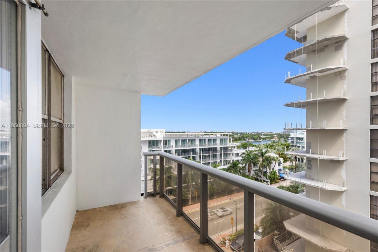 6039 Collins Ave, Unit 809, Miami Beach, FL 33140 Photo