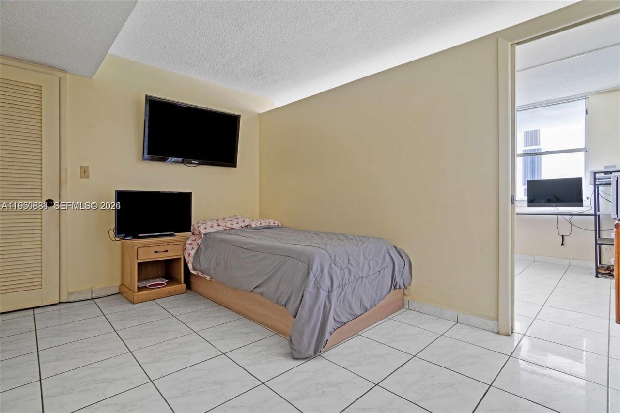 6039 Collins Ave , Unit 809, Miami Beach, FL 33140 Photo