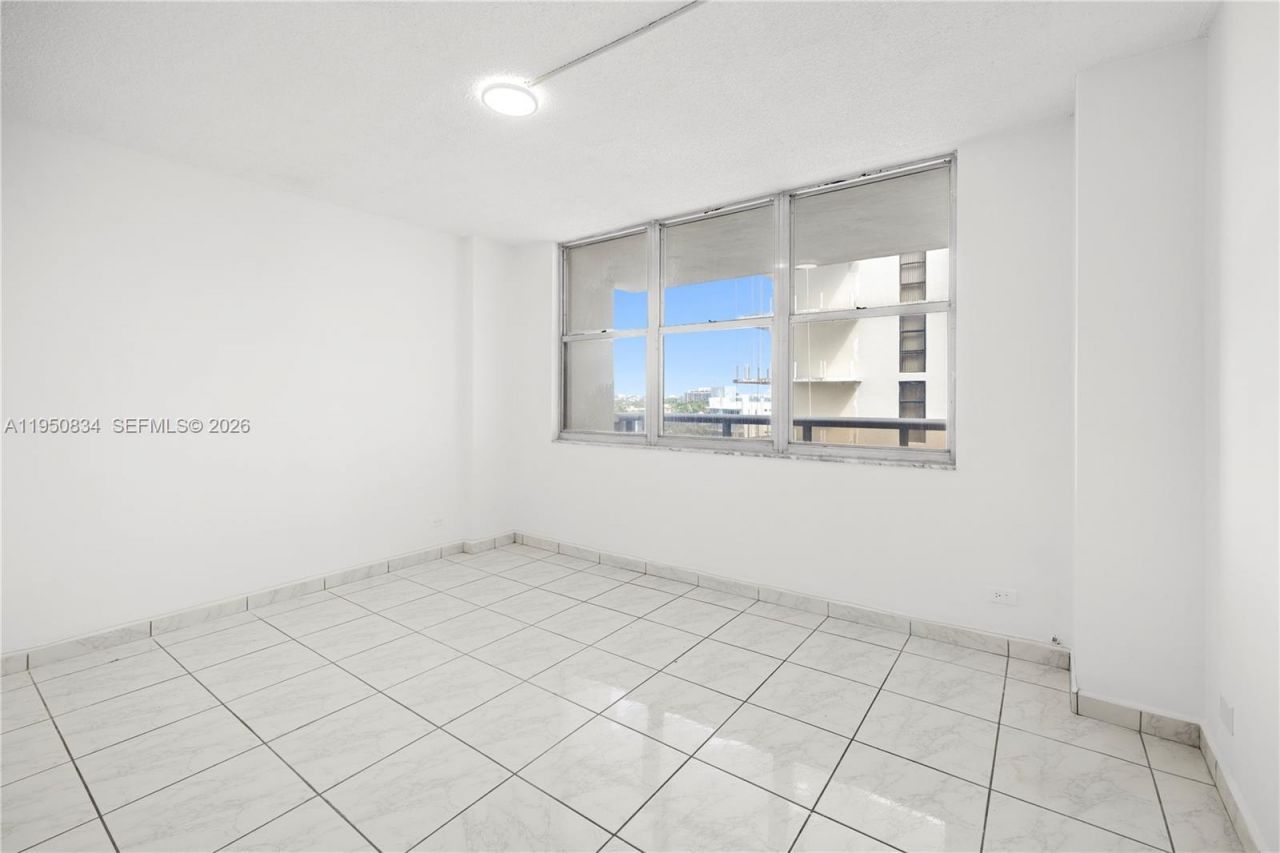 6039 Collins Ave, Unit 809, Miami Beach, FL 33140 Photo