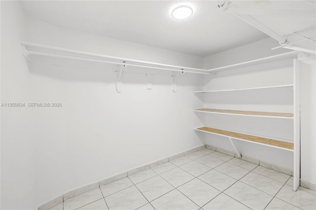 6039 Collins Ave, Unit 809, Miami Beach, FL 33140 Photo