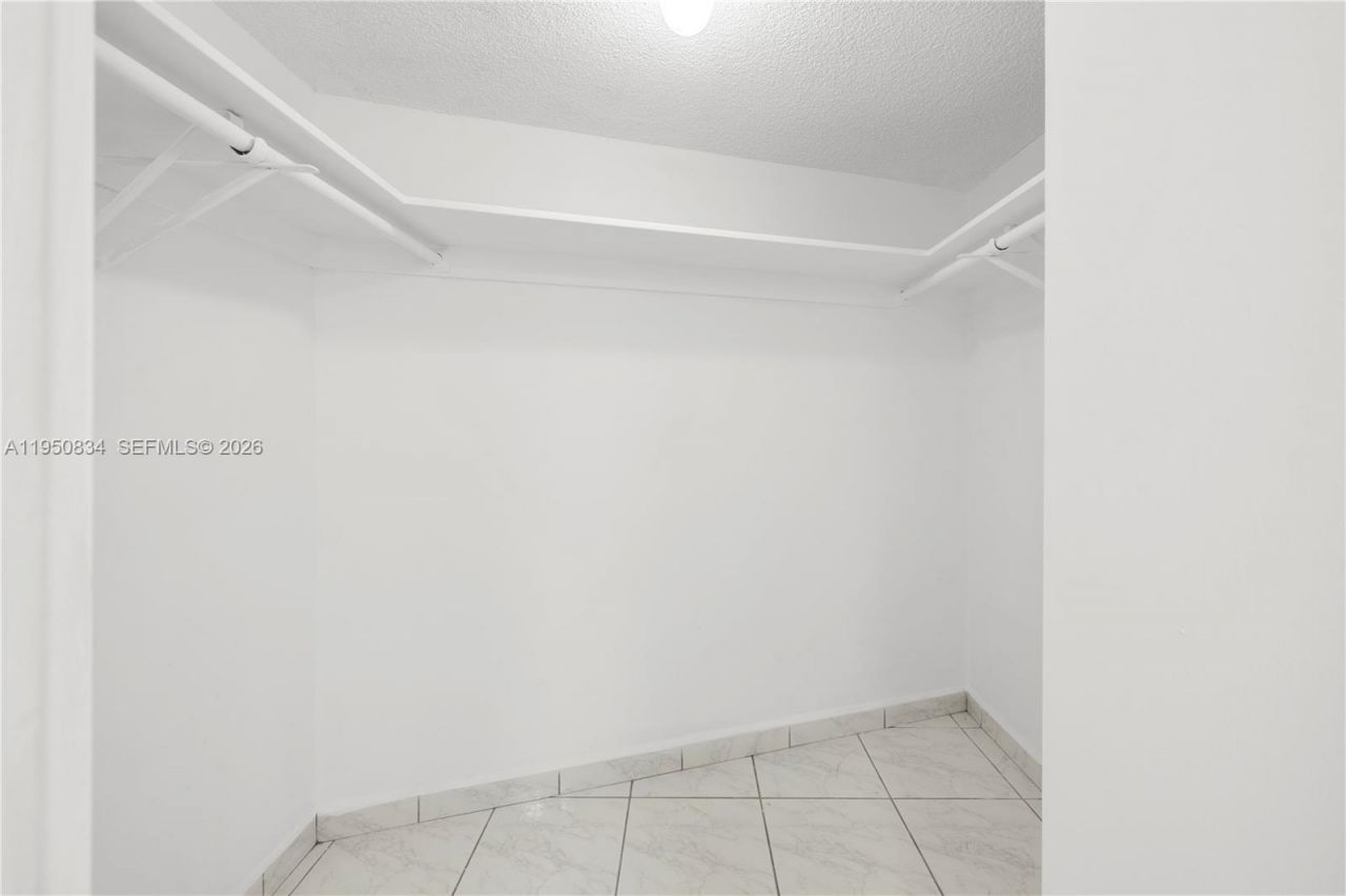 6039 Collins Ave, Unit 809, Miami Beach, FL 33140 Photo
