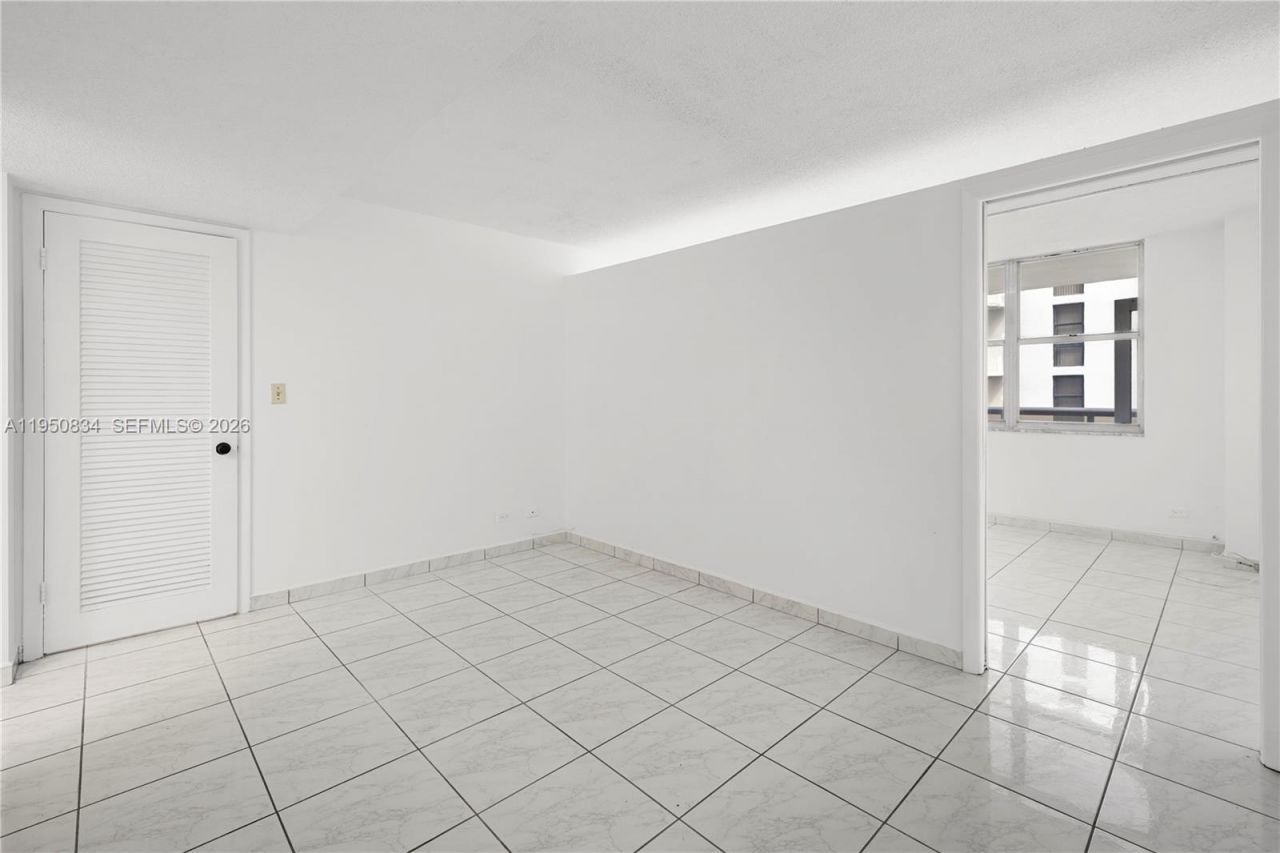 6039 Collins Ave, Unit 809, Miami Beach, FL 33140 Photo