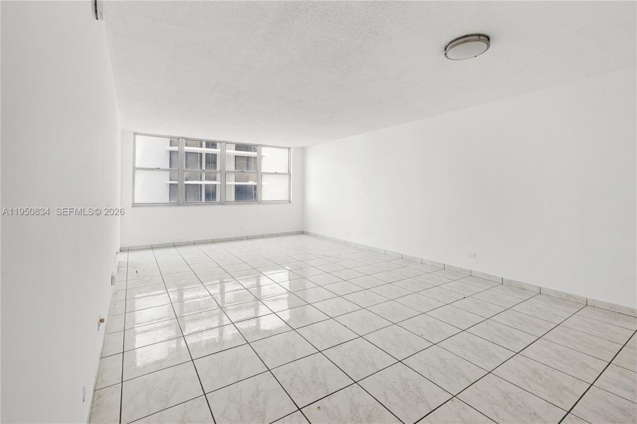 6039 Collins Ave, Unit 809, Miami Beach, FL 33140 Photo