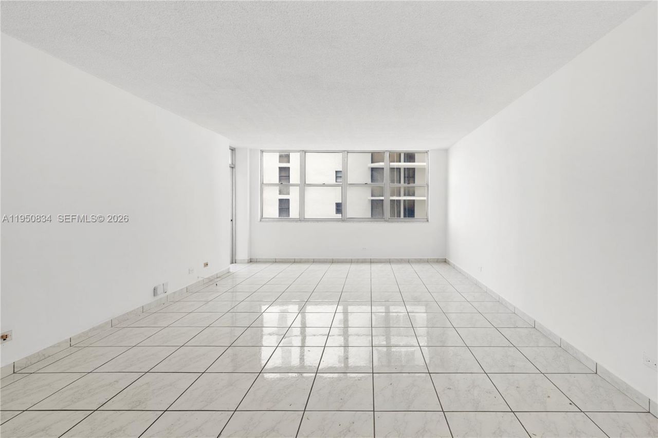6039 Collins Ave, Unit 809, Miami Beach, FL 33140 Photo