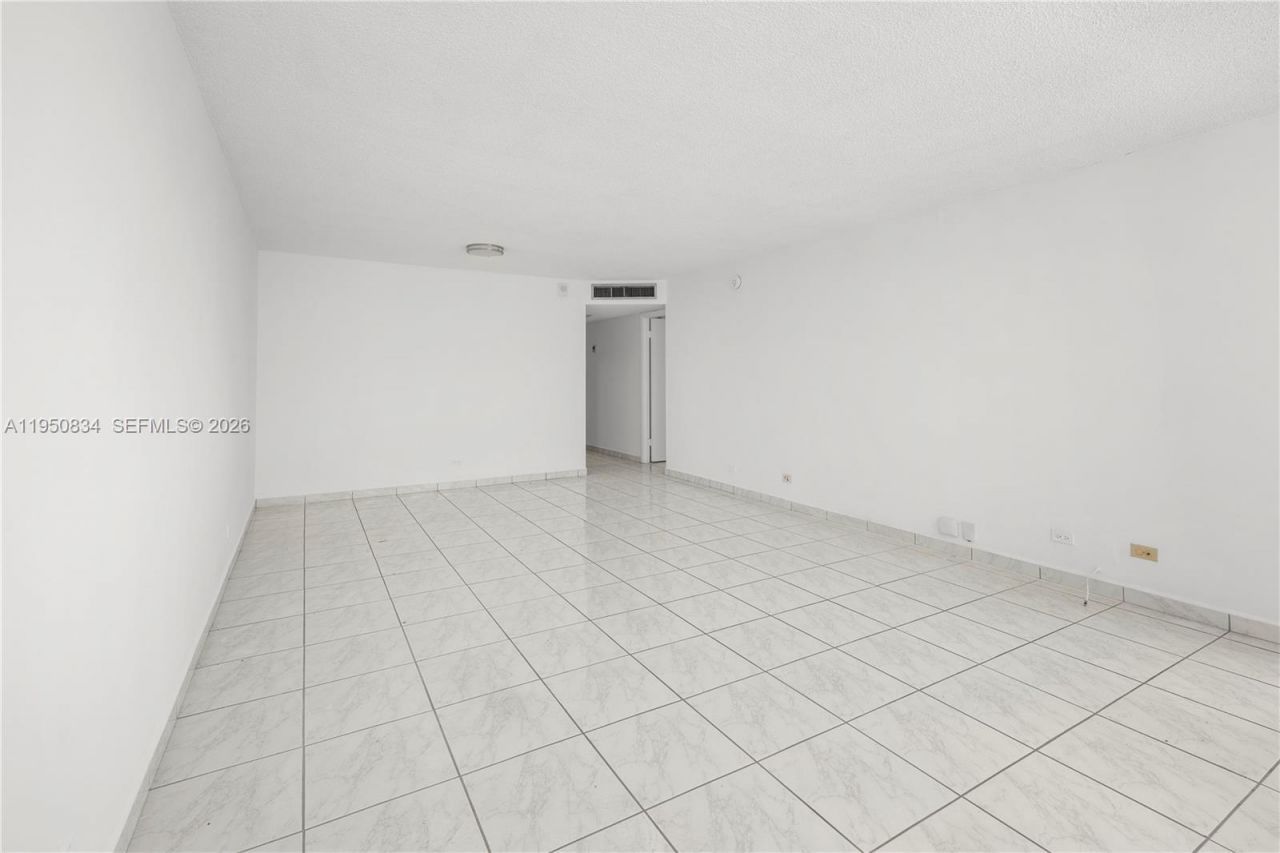 6039 Collins Ave, Unit 809, Miami Beach, FL 33140 Photo