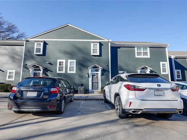 909 W 41st Place, Kansas City, MO 64111