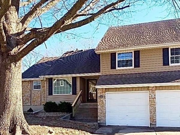 2805 Castle Drive, Independence, MO 64057