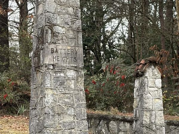 2700 Fairview Drive, Chattanooga, TN 37406