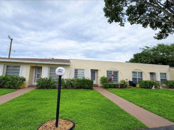 20862 Vinesta Circle, Unit 307, Boca Raton, FL 33433