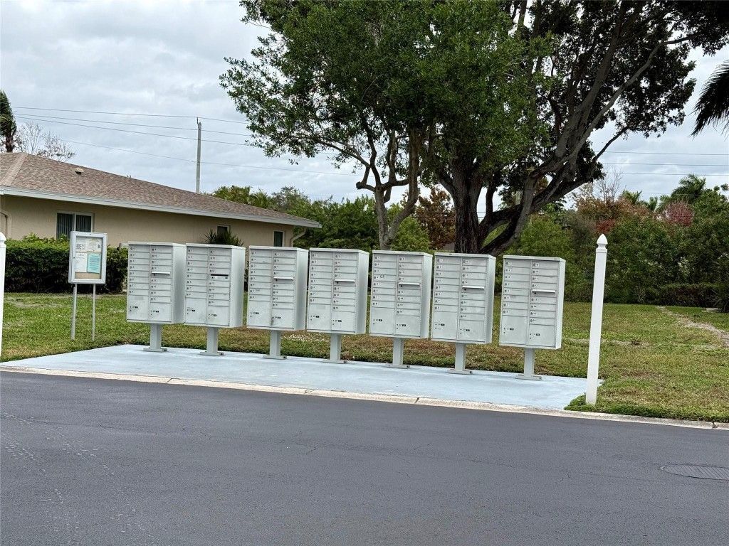 20862 Vinesta Circle, Unit 307, Boca Raton, FL 33433 Photo