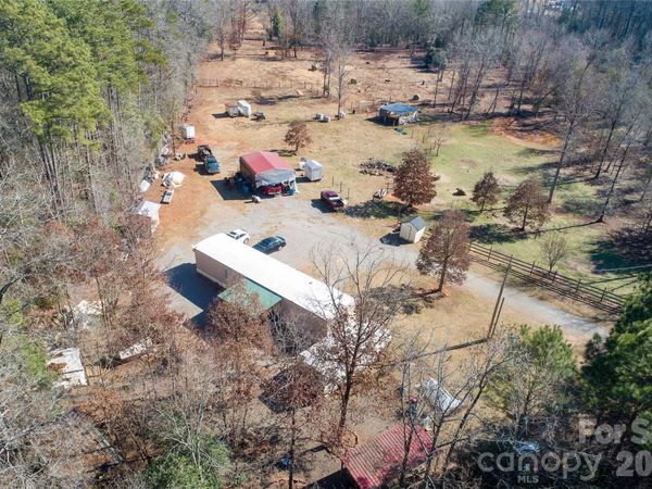 153 Lake Road , Rockingham, NC 28379