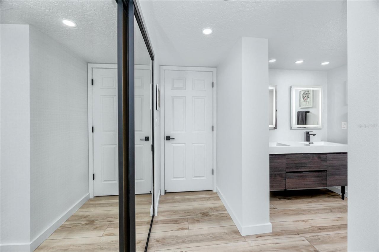 17940 Gulf Boulevard, Unit 16A, Redington Shores, FL 33708 Photo