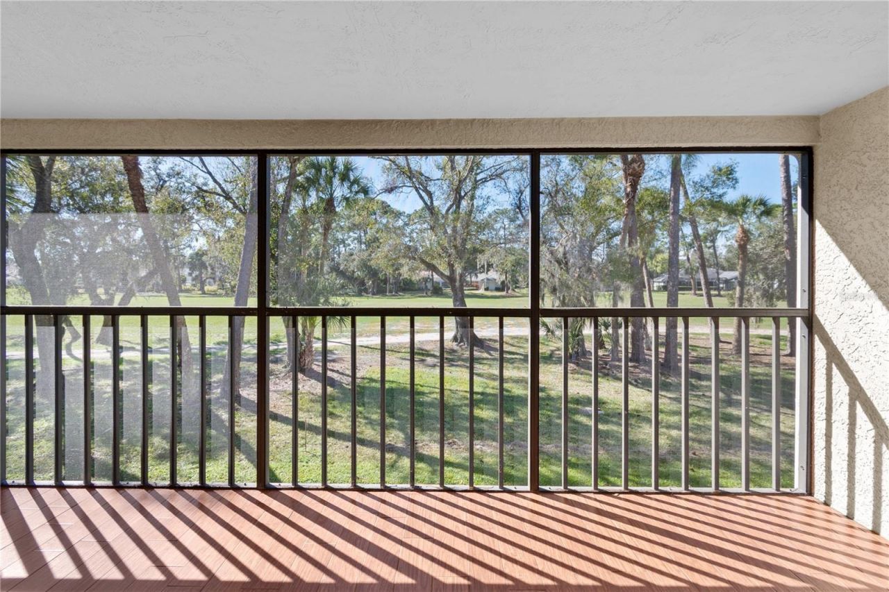 6110 Country Club Way, Unit 204, Sarasota, FL 34243 Photo