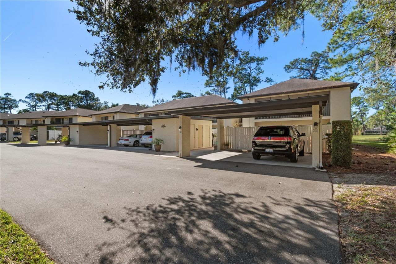 6110 Country Club Way, Unit 204, Sarasota, FL 34243 Photo