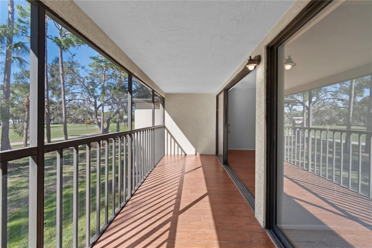 6110 Country Club Way, Unit 204, Sarasota, FL 34243 Photo