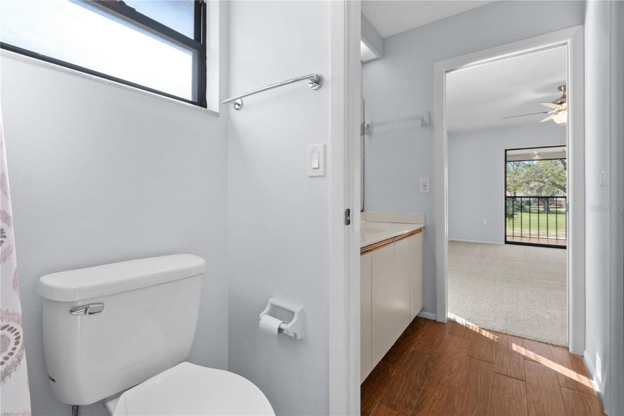 6110 Country Club Way, Unit 204, Sarasota, FL 34243 Photo