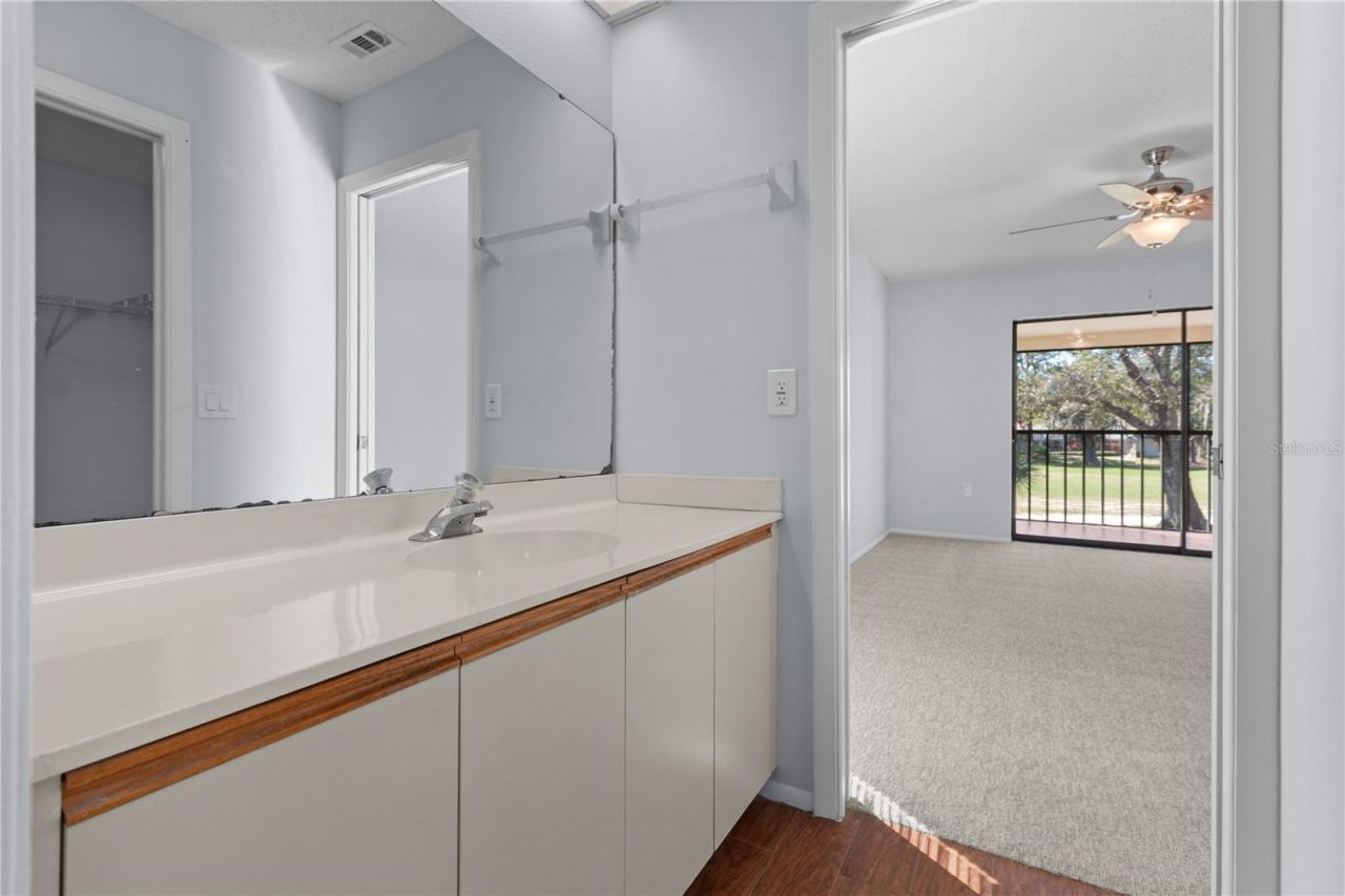 6110 Country Club Way, Unit 204, Sarasota, FL 34243 Photo