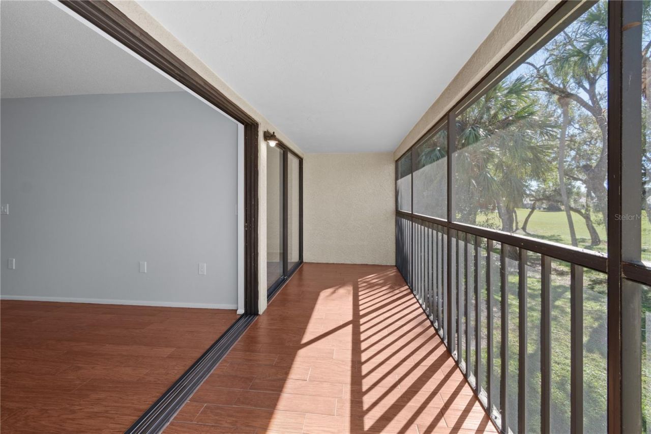 6110 Country Club Way, Unit 204, Sarasota, FL 34243 Photo