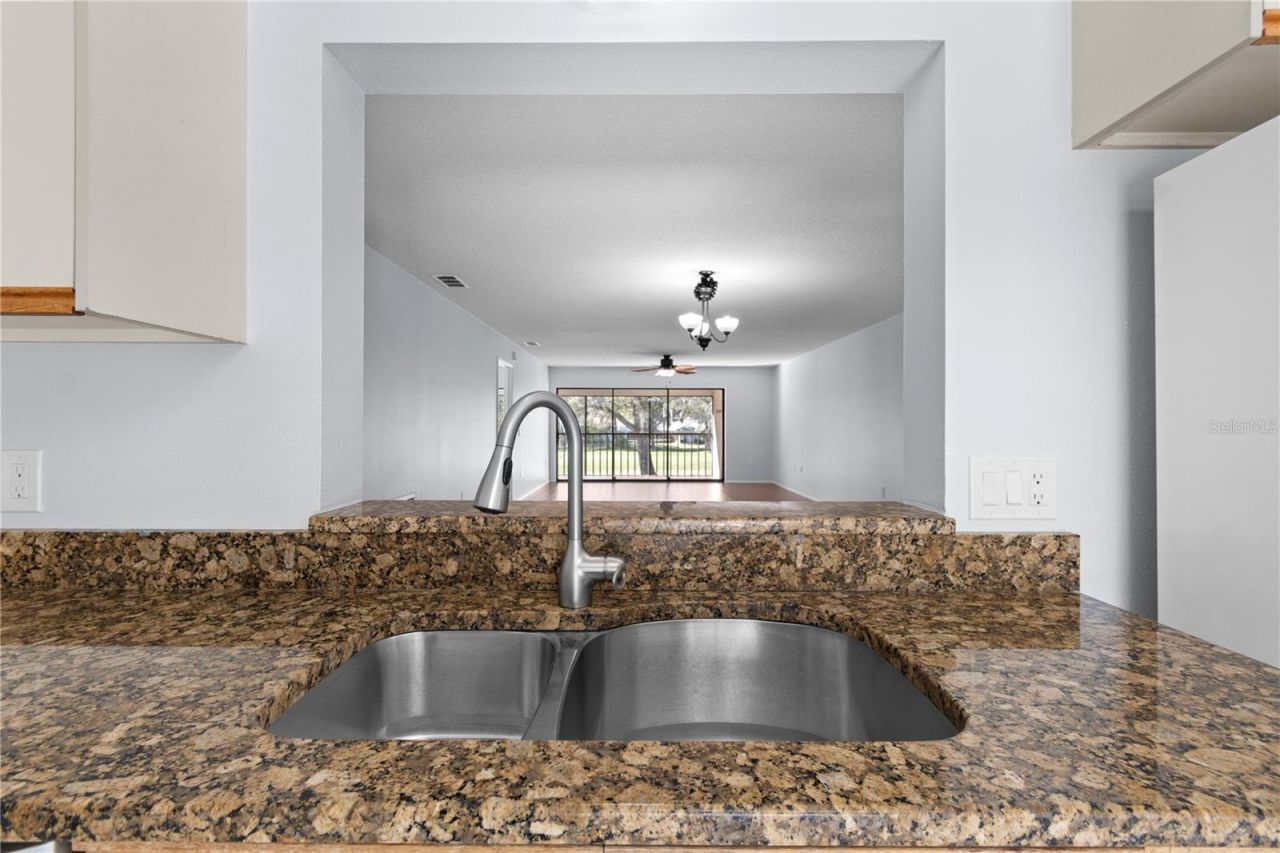 6110 Country Club Way, Unit 204, Sarasota, FL 34243 Photo