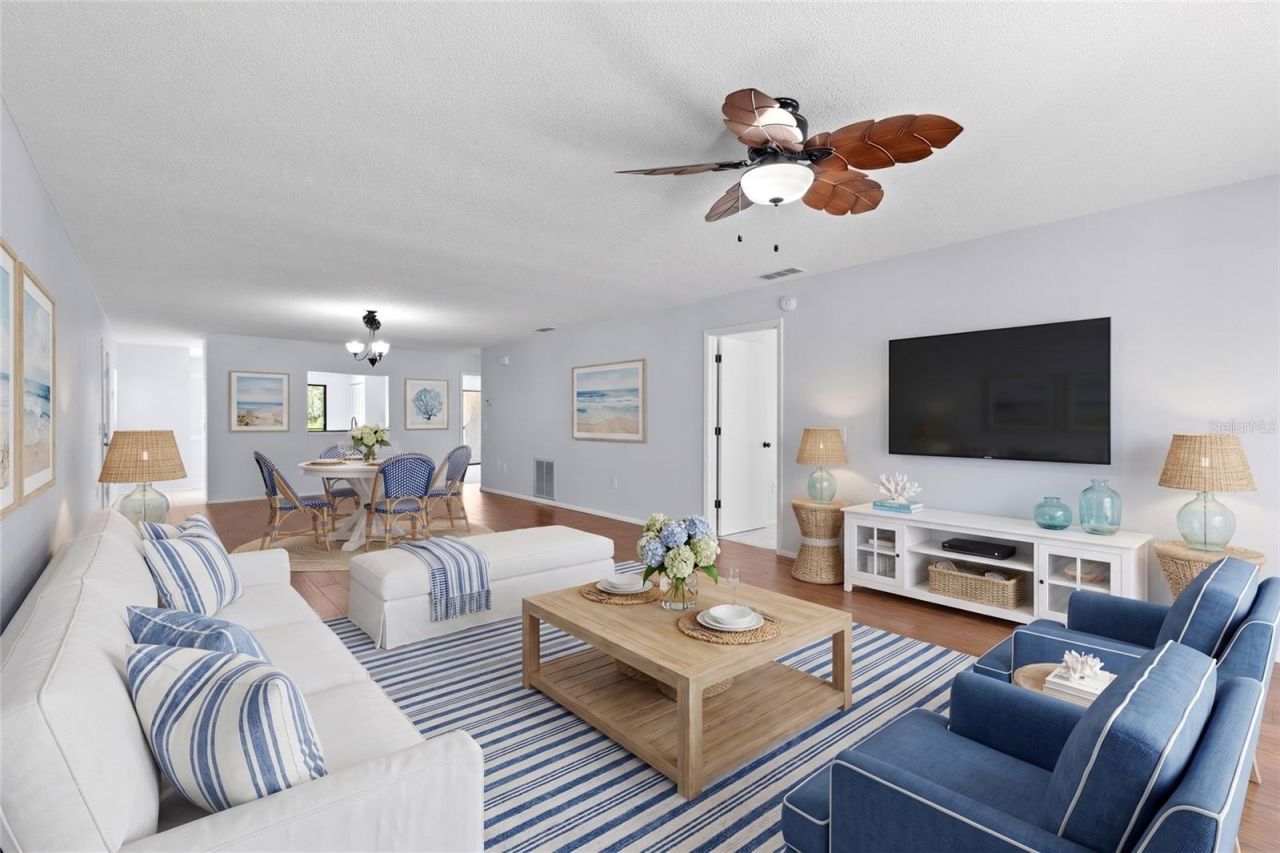 6110 Country Club Way, Unit 204, Sarasota, FL 34243 Photo