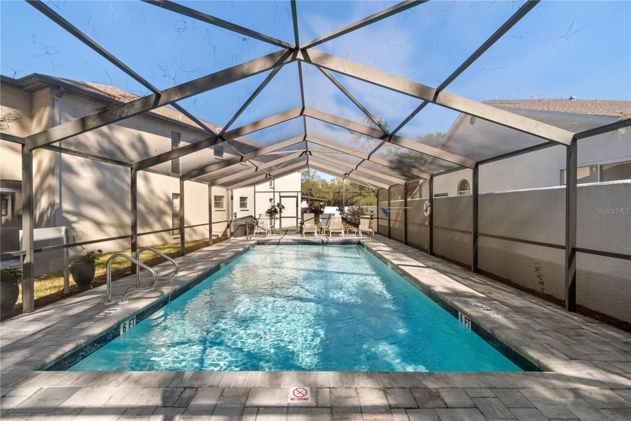 6110 Country Club Way, Unit 204, Sarasota, FL 34243 Photo