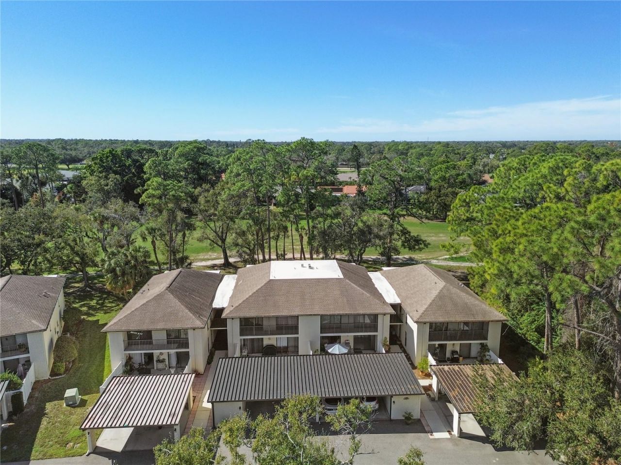 6110 Country Club Way, Unit 204, Sarasota, FL 34243 Photo