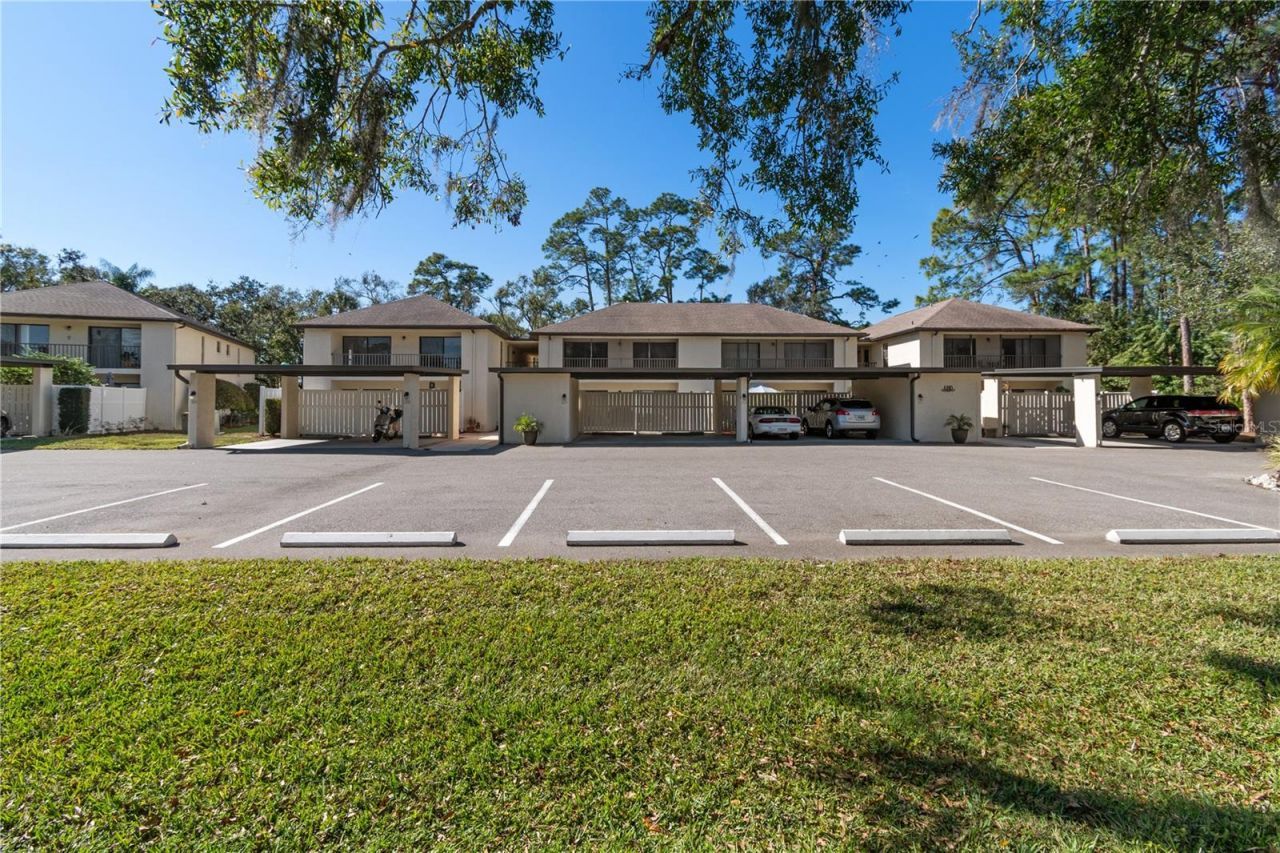 6110 Country Club Way, Unit 204, Sarasota, FL 34243 Photo