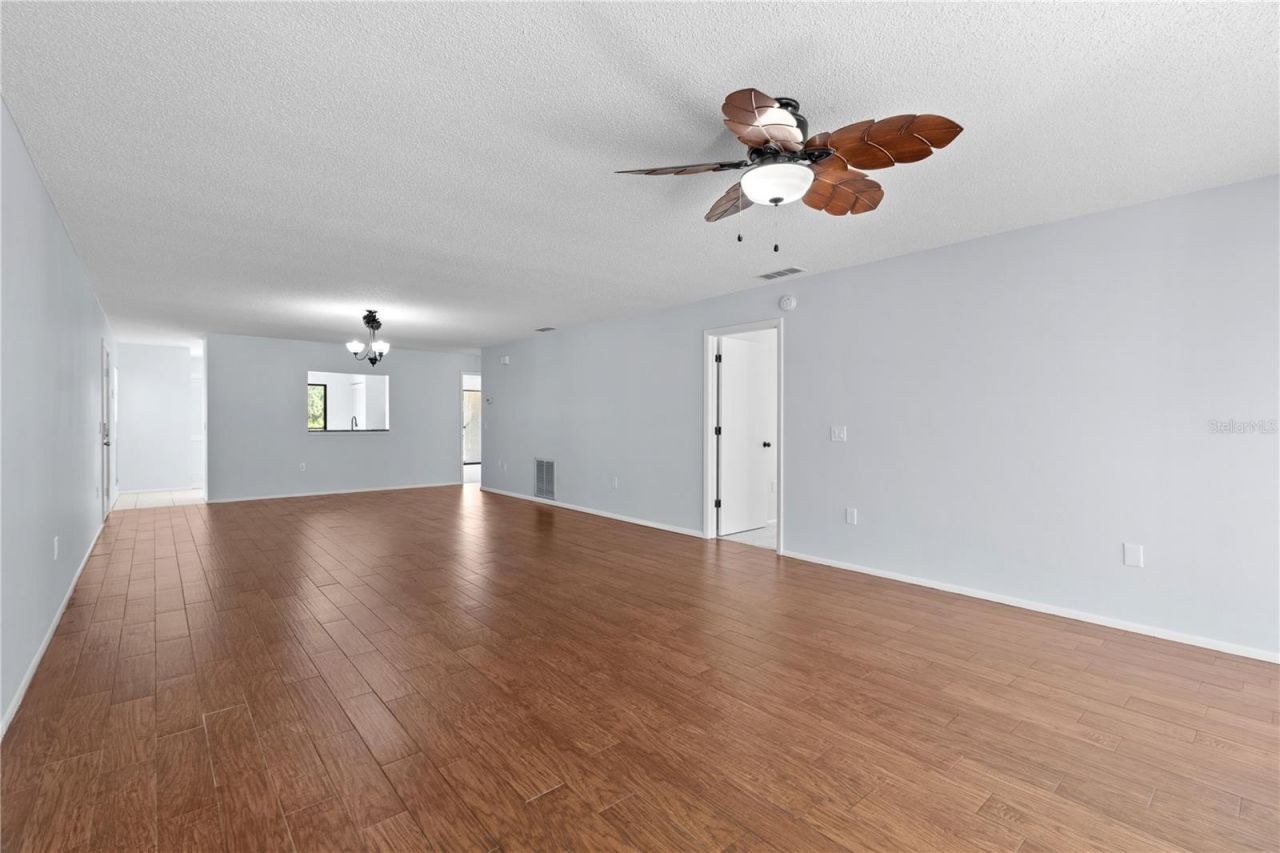 6110 Country Club Way, Unit 204, Sarasota, FL 34243 Photo