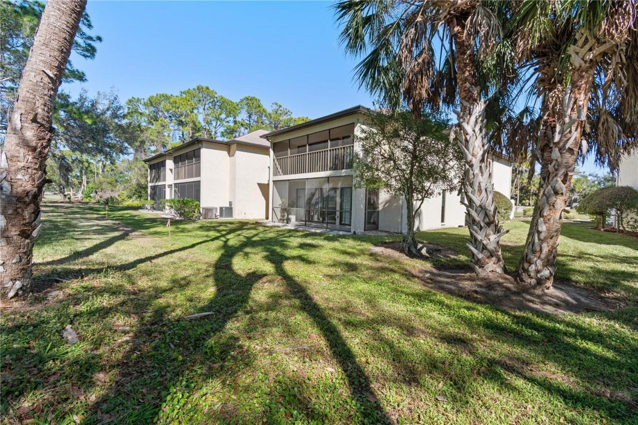 6110 Country Club Way, Unit 204, Sarasota, FL 34243 Photo