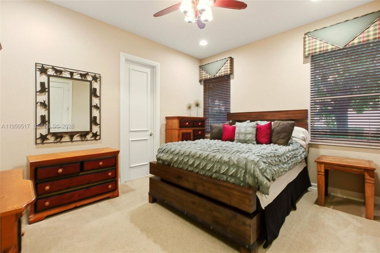 3250 W Stonebrook Cir, Davie, FL 33330 Photo