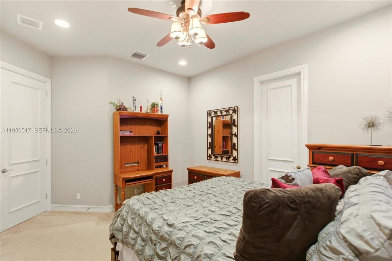 3250 W Stonebrook Cir, Davie, FL 33330 Photo