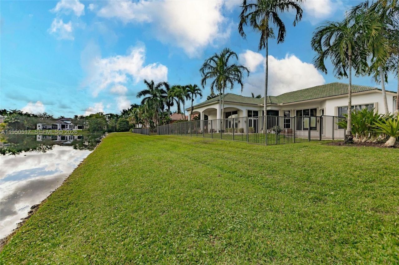 3250 W Stonebrook Cir, Davie, FL 33330 Photo