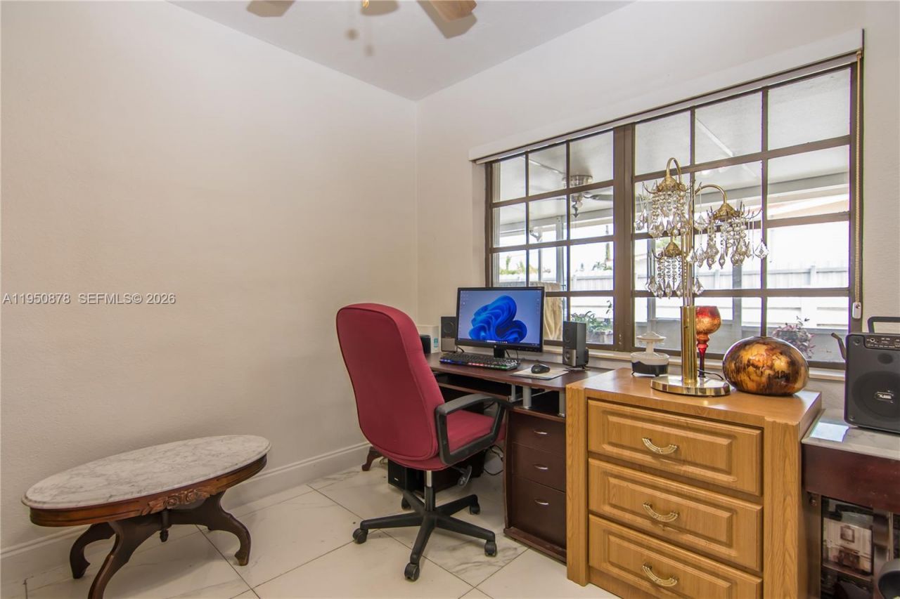 943 W 64th Pl, Hialeah, FL 33012 Photo