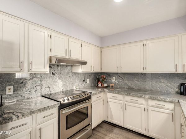 5028 W GELDING Drive, Glendale, AZ 85306