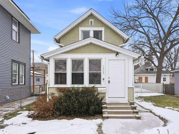 1559 Almond Avenue, Saint Paul, MN 55108