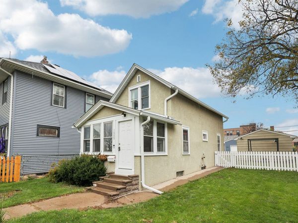 1559 Almond Avenue, Saint Paul, MN 55108