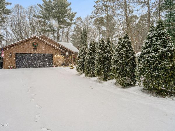 38 May Apple Way, Malta, NY 12020