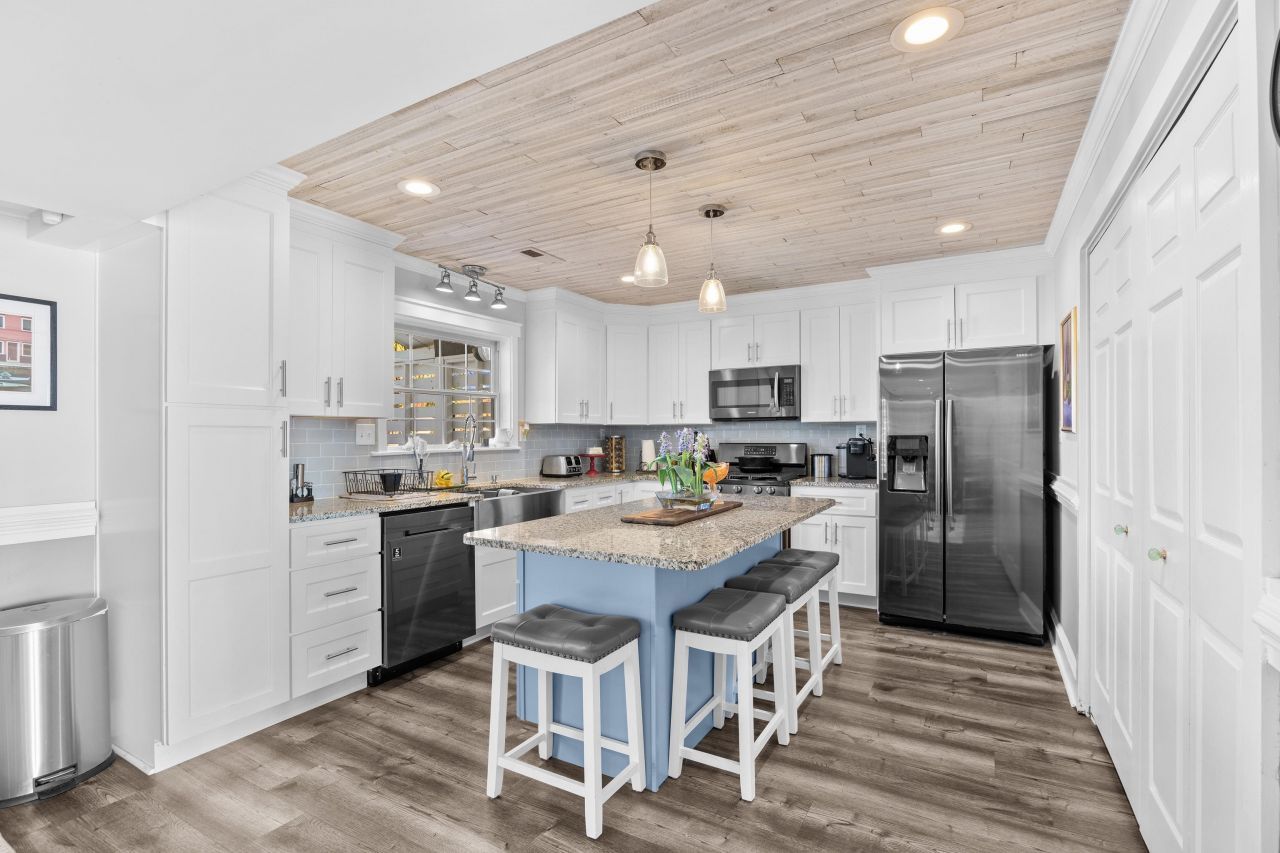 5896 Rosewood Dr. Photo 11