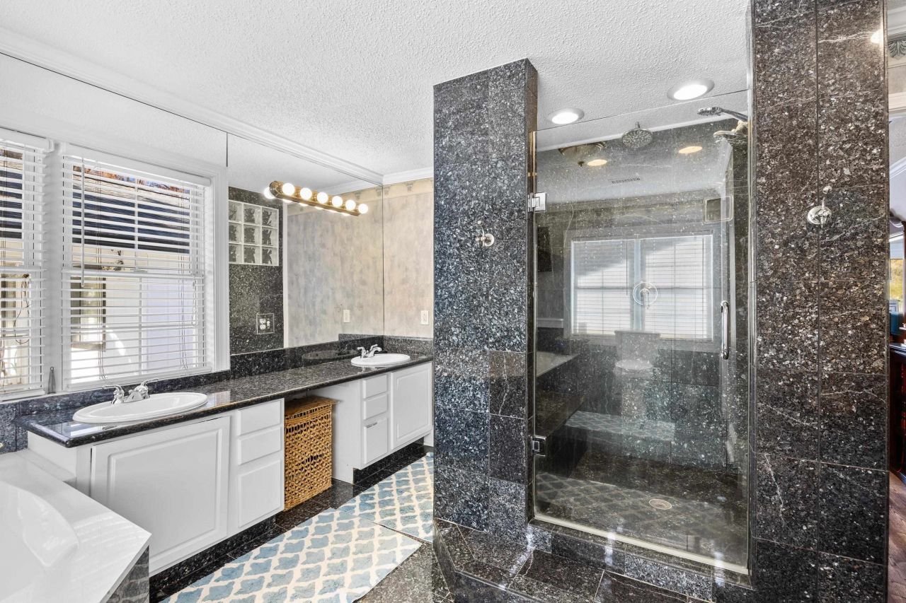 5896 Rosewood Dr. Photo 16