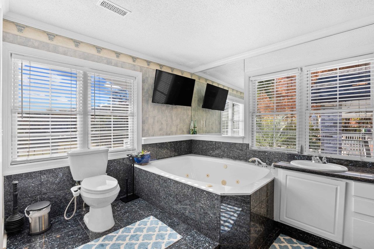 5896 Rosewood Dr. Photo 17