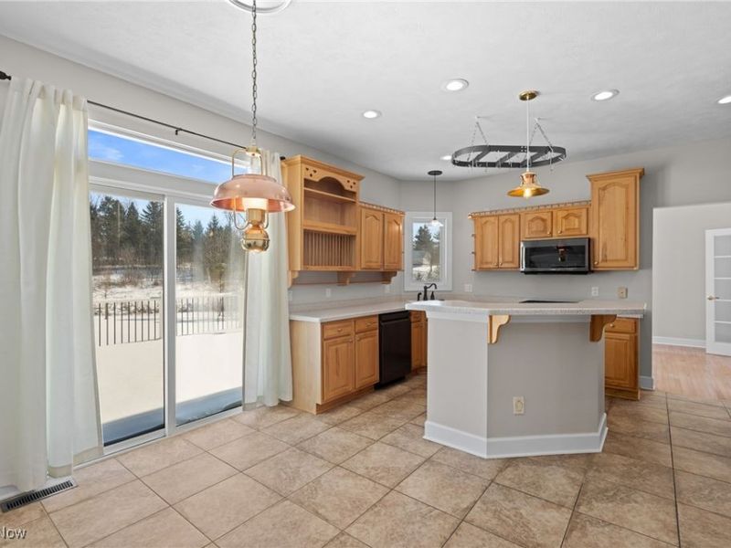 8559 Pabin Court, Macedonia, OH 44056 Photo 10