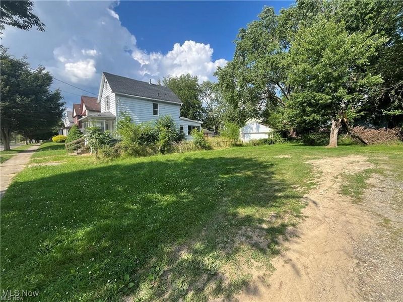 2227 18th Street SW, Akron, OH 44314 Photo 2