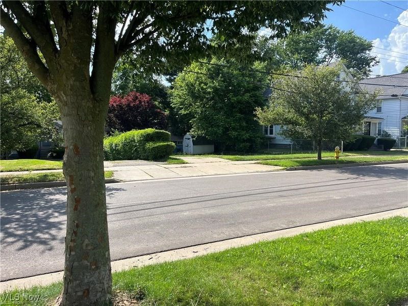 2227 18th Street SW, Akron, OH 44314 Photo 4