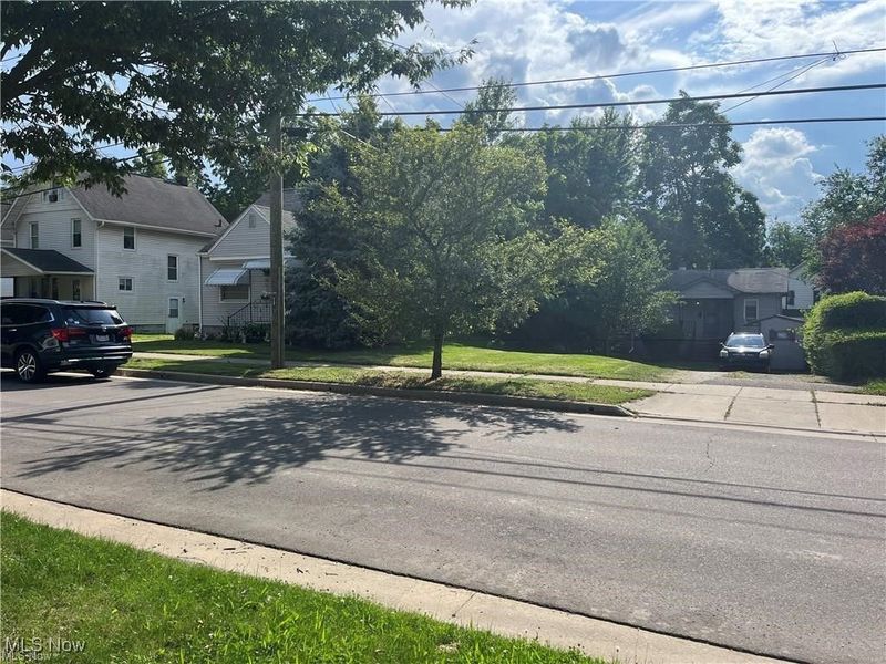 2227 18th Street SW, Akron, OH 44314 Photo 5